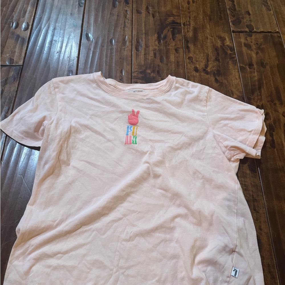 Puma Peach Kids Tee with Vibrant Graphic